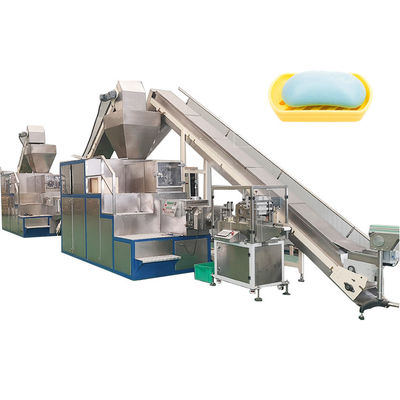 Bagno completo automatico 2000 kg/ora Macchina di produzione di sapone per sandwich a due colori